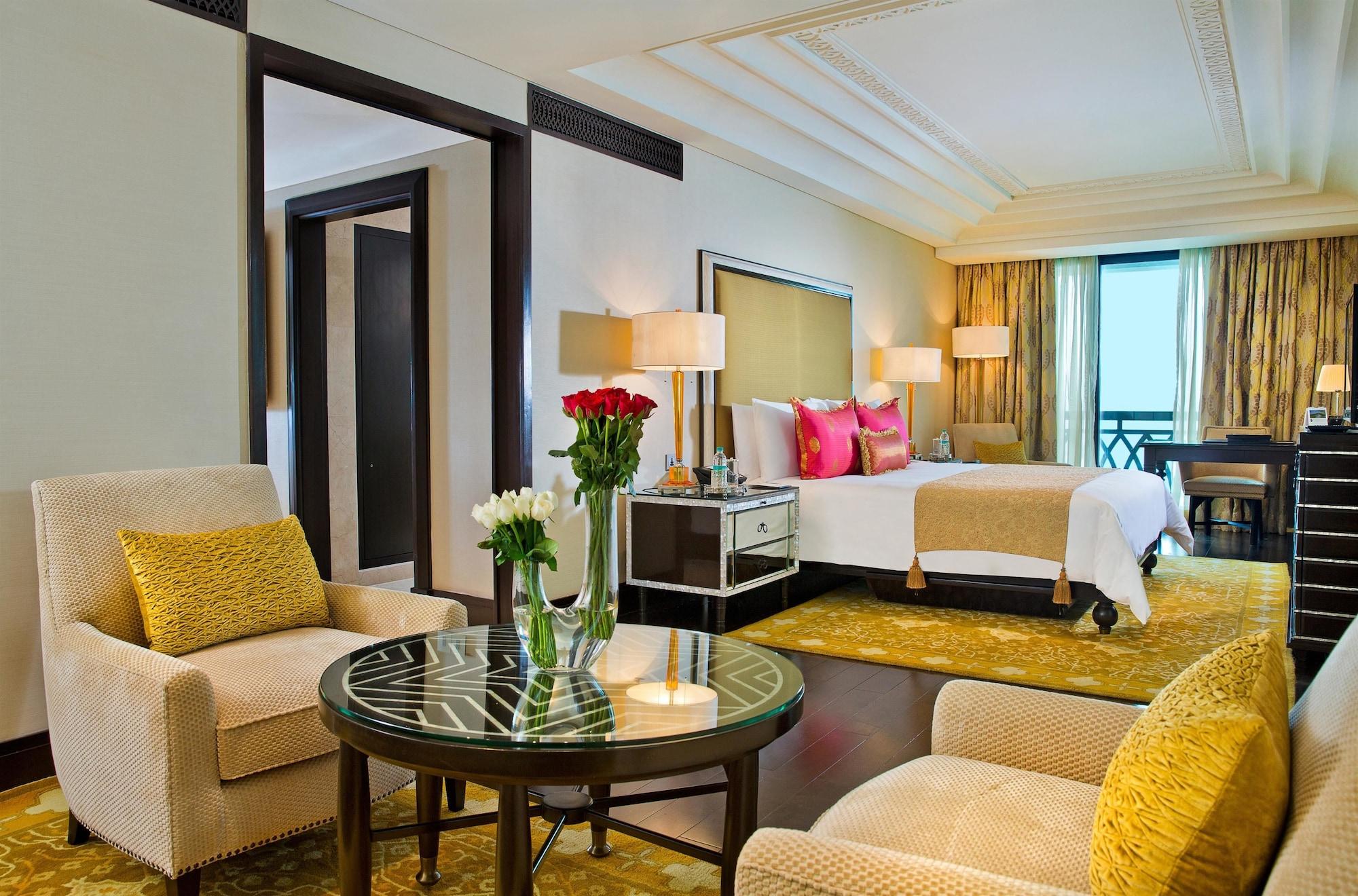 The Leela Palace Τσενάι Εξωτερικό φωτογραφία A suite at the Taj Mahal Palace, Mumbai