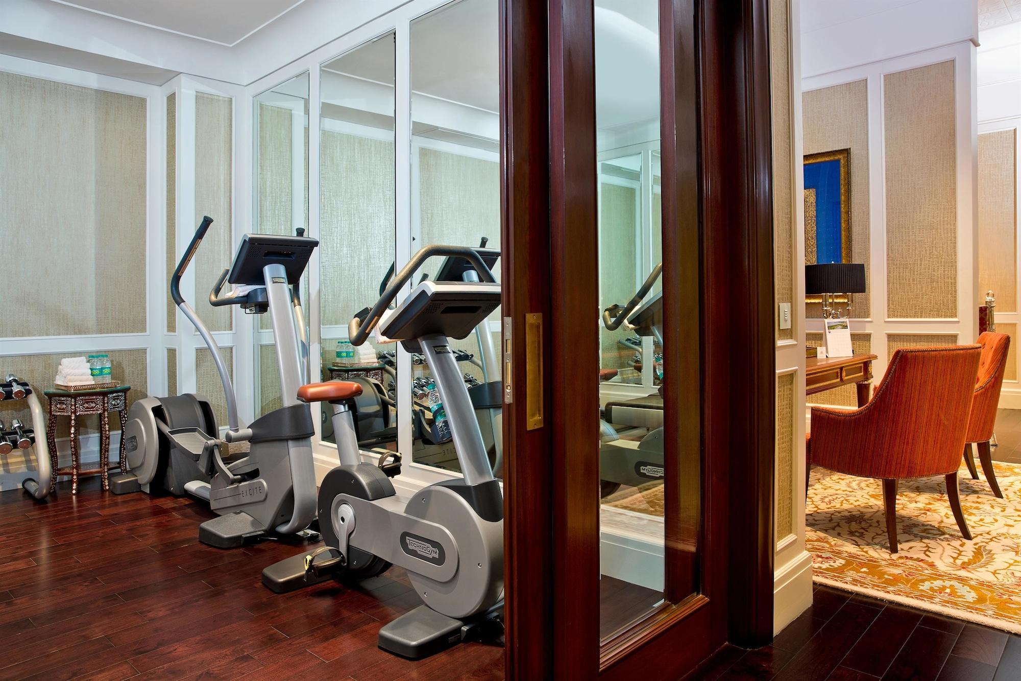 The Leela Palace Τσενάι Εξωτερικό φωτογραφία The gym at the Taj Mahal Palace