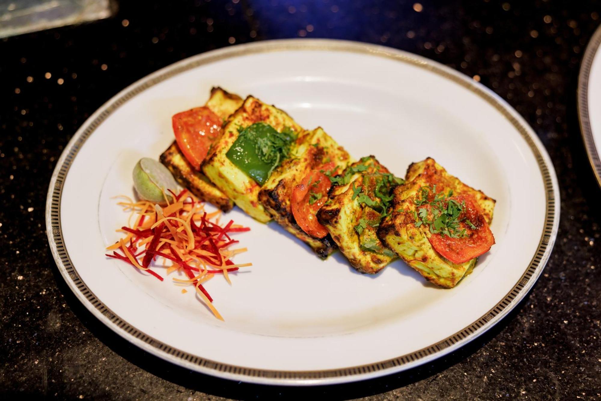The Leela Palace Τσενάι Εξωτερικό φωτογραφία Paneer tikka