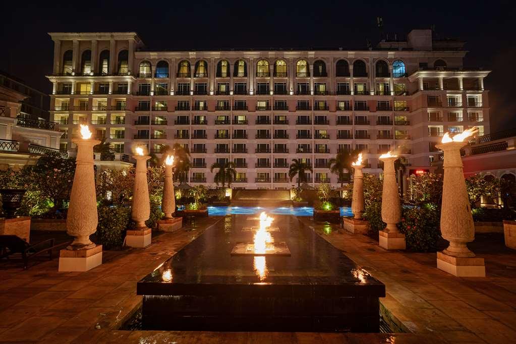 The Leela Palace Τσενάι Εξωτερικό φωτογραφία The Imperial Hotel