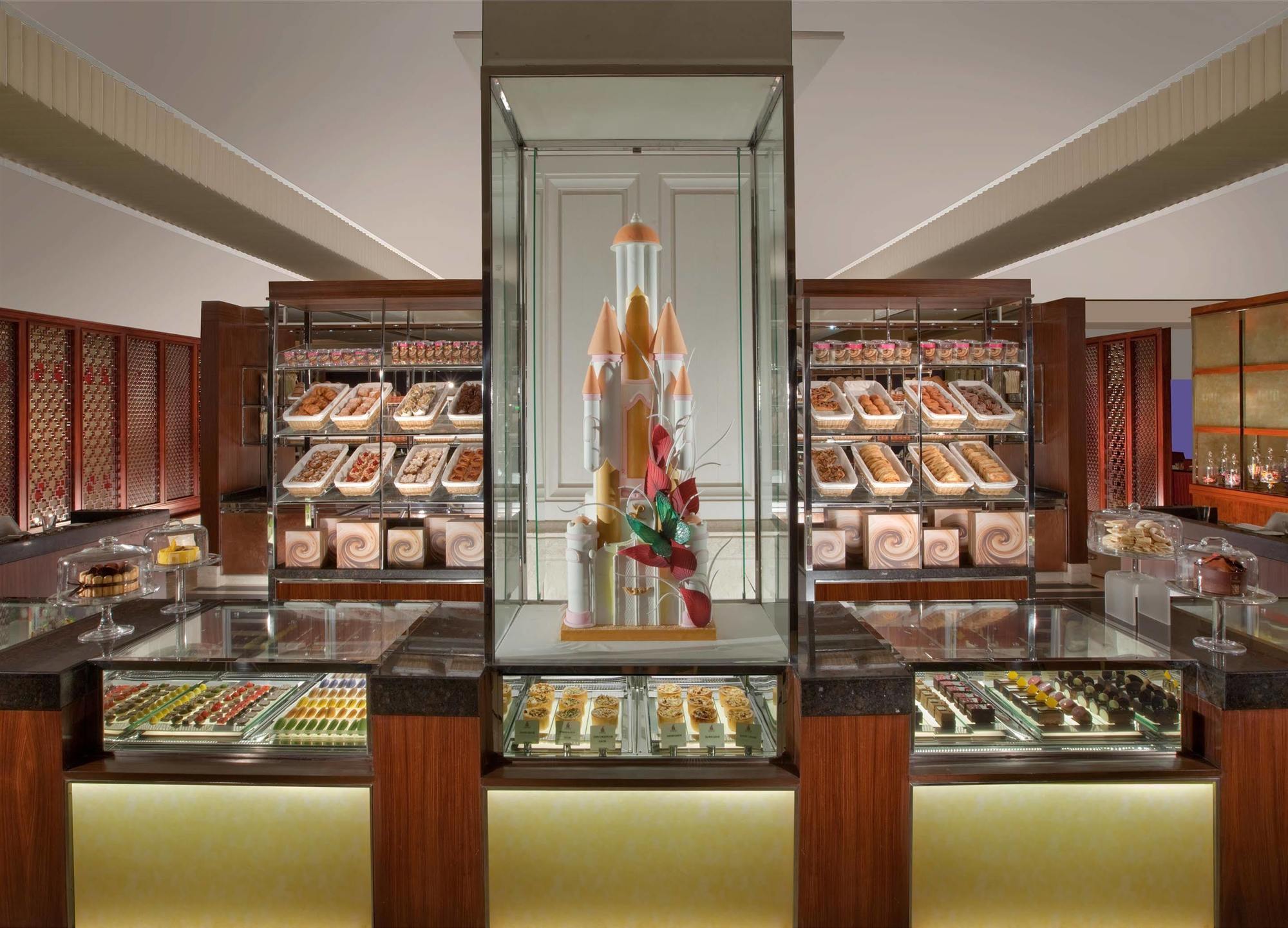The Leela Palace Τσενάι Εξωτερικό φωτογραφία The Chocolate Bar